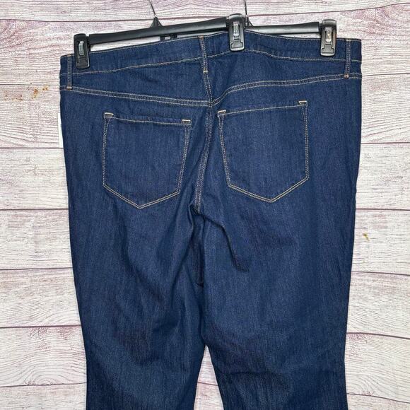 Old Navy Women's Wow Boot Cut Mid Rise Denim Jeans Size 20 Plus New - Picture 7 of 9